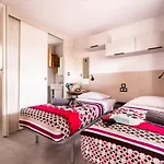 Les Sables D'or مكان تخييم 4*
