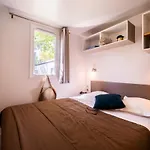 مكان تخييم Les Sables D'or