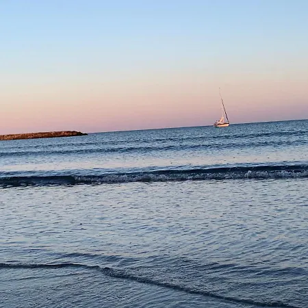 مكان تخييم Les Sables D'or
