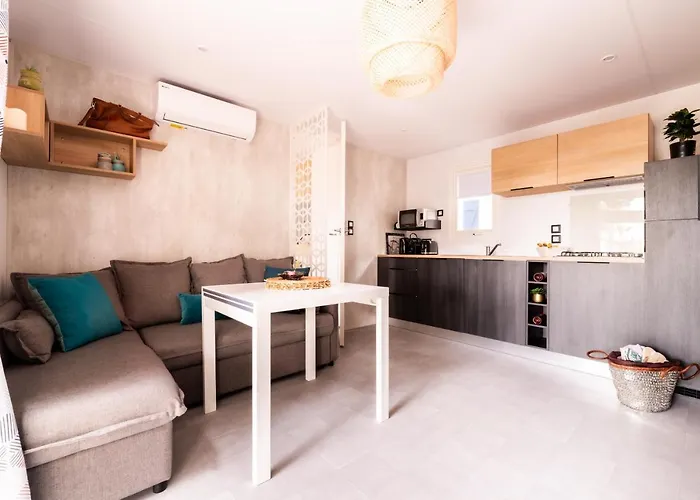 مكان تخييم Les Sables D'or 4*