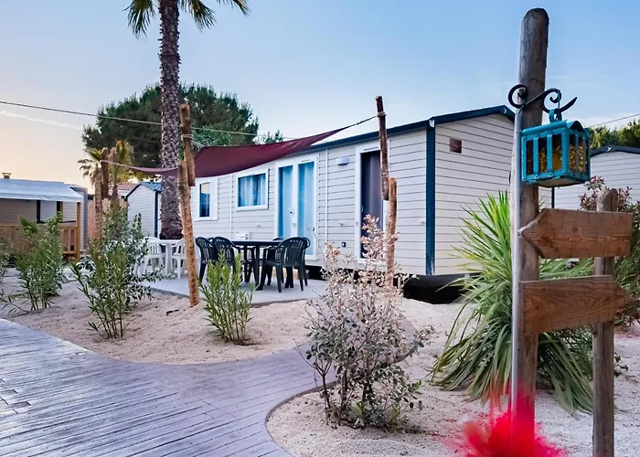 Les Sables D'or 4* آجد