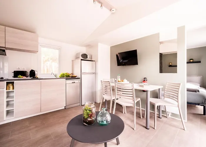 Les Sables D'or مكان تخييم آجد