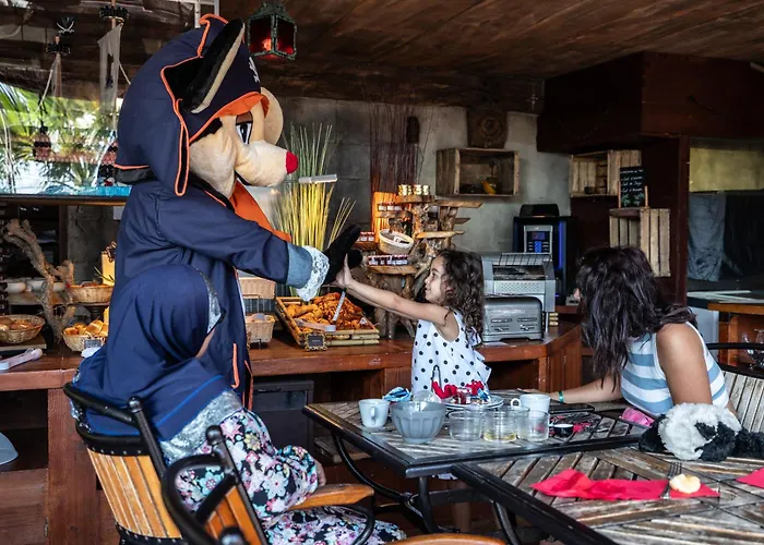 مكان تخييم Les Sables D'or آجد